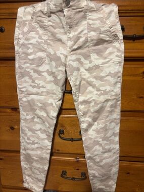 Knox Rose Kids' Camo Joggers in Cream & Tan